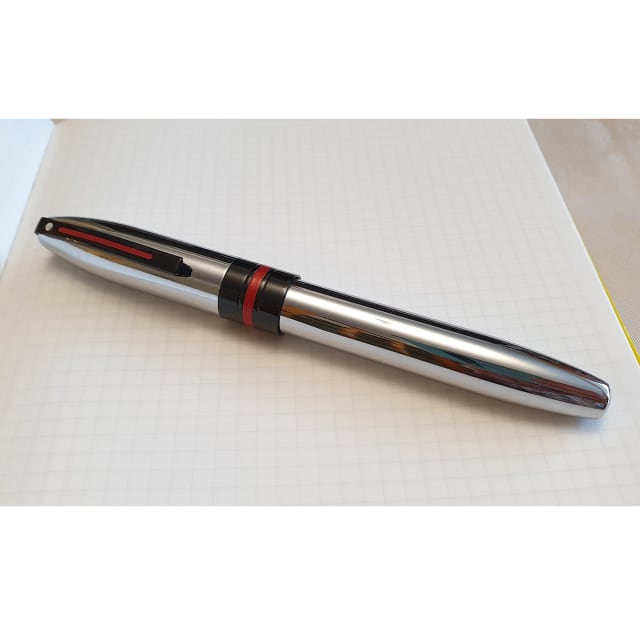 SHEAFFER Icon Lustrous Chrome with Glossy Black PVD Trim Medium Fountain Pen