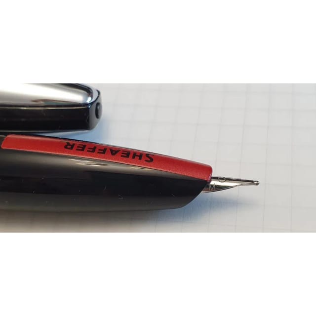 SHEAFFER Icon Lustrous Chrome with Glossy Black PVD Trim Medium Fountain Pen