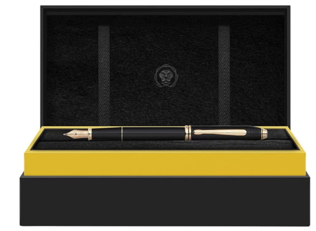 CROSS Townsend Black Lacquer/23CT Fountain Pen, Fine Nib