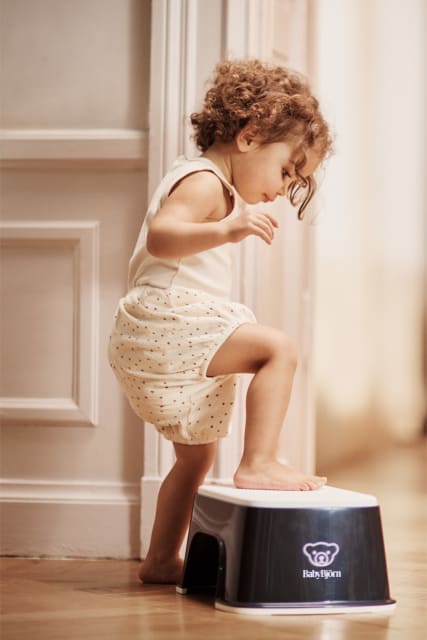 Baby Bjorn Step Stool Black/White