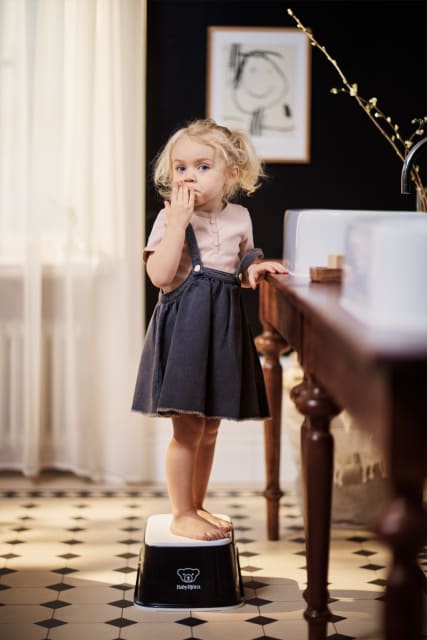 Baby Bjorn Step Stool Black/White