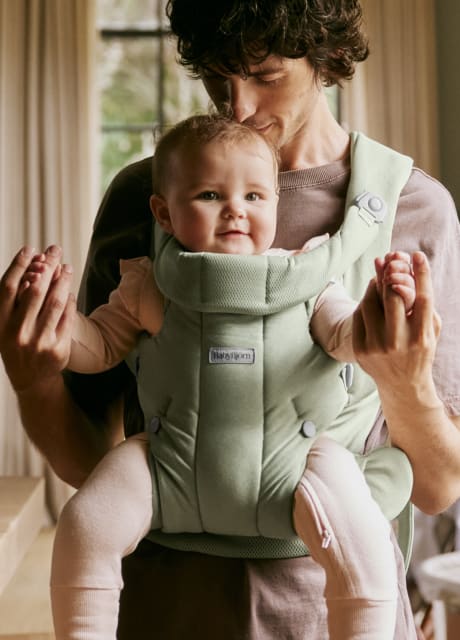 Baby Carrier Hold - 0-18 Months