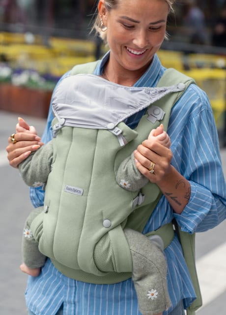 Baby Carrier Hold - 0-18 Months