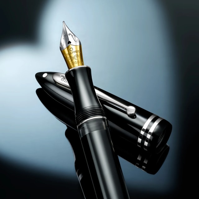 Sheaffer Balance III Gloss Black/Chrome Medium Nib Fountain Pen