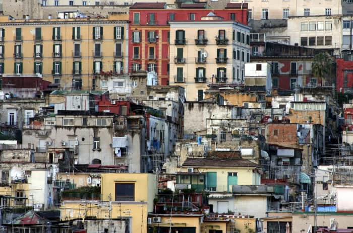 naples-spagnoli-gentrification-poor-neighbourhood