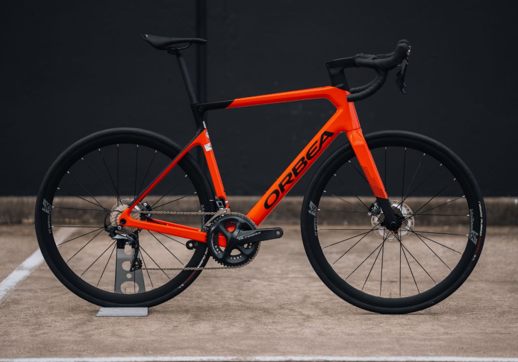 Orbea Orca M20Team Gloss Coral Matte Black Orbea Orca