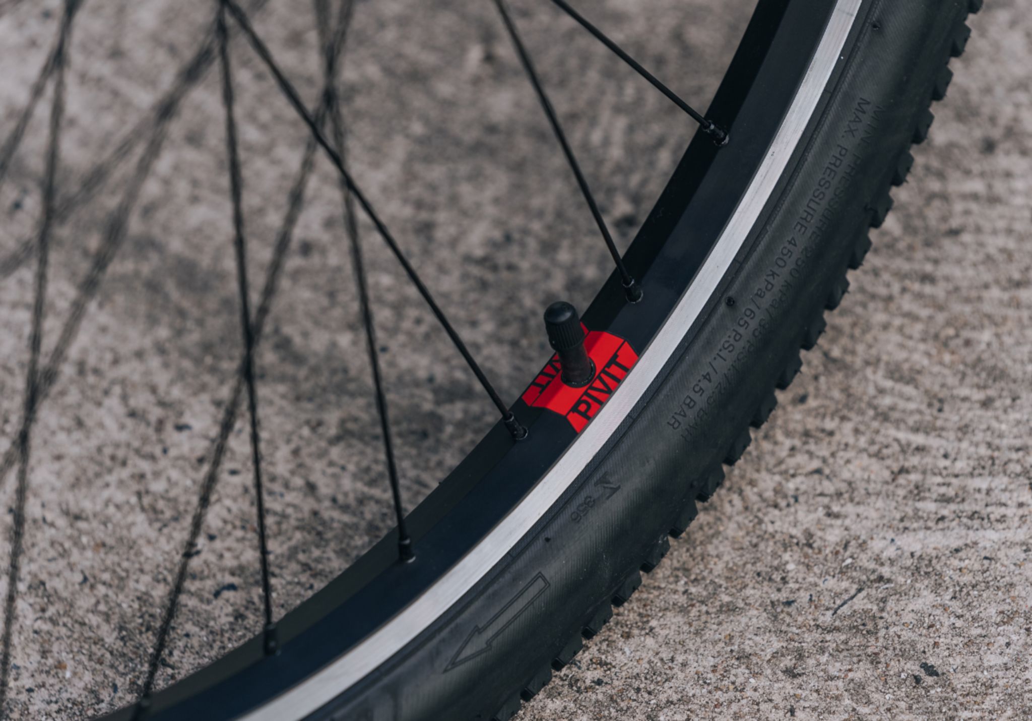 Haro Flightline One R 26 Black/Red-60