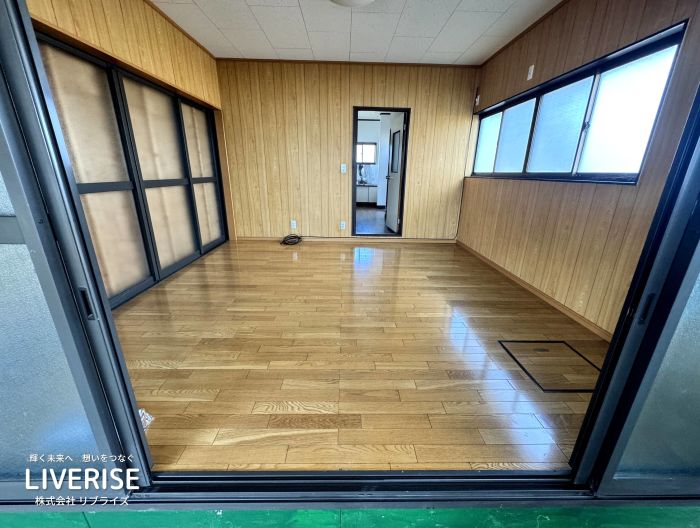 古河市 ガレージ付中古住宅 リフォーム済3枚目古河市の不動産・土地・戸建・マンション・賃貸・売却査定・リブライズ