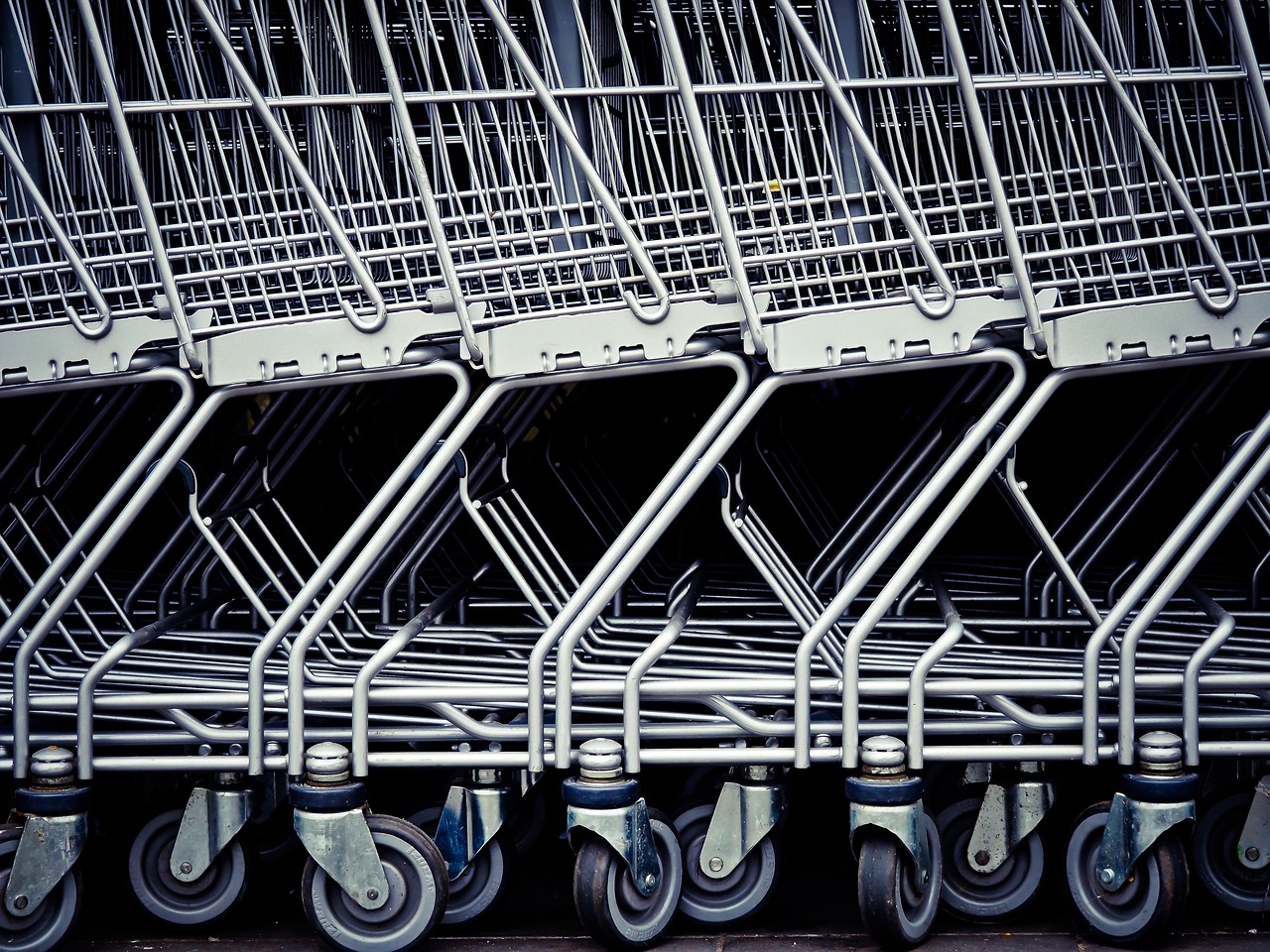 Private brands boost club and supermarket sales