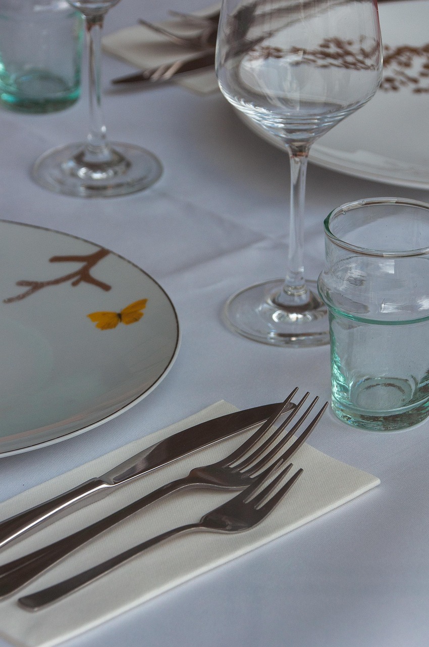 Golden Elegance: Elevate Your Dining with Gold Flatware