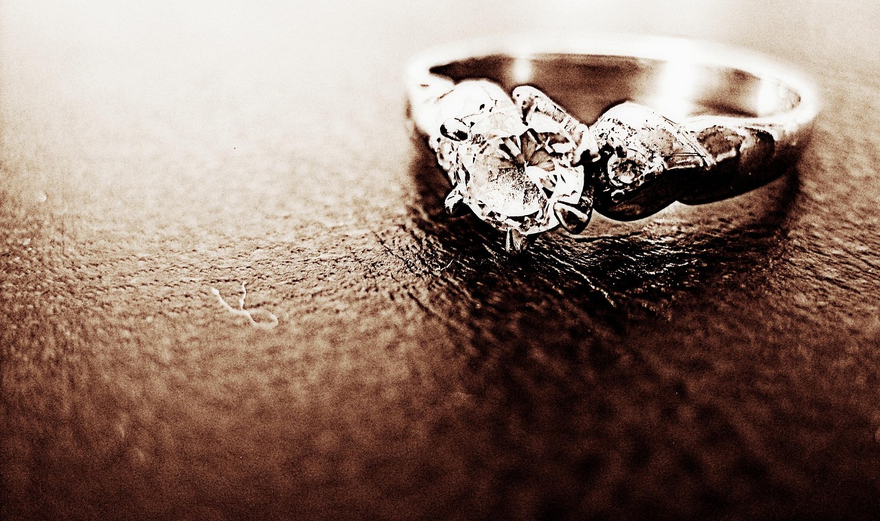 Platinum vs white gold engagement rings