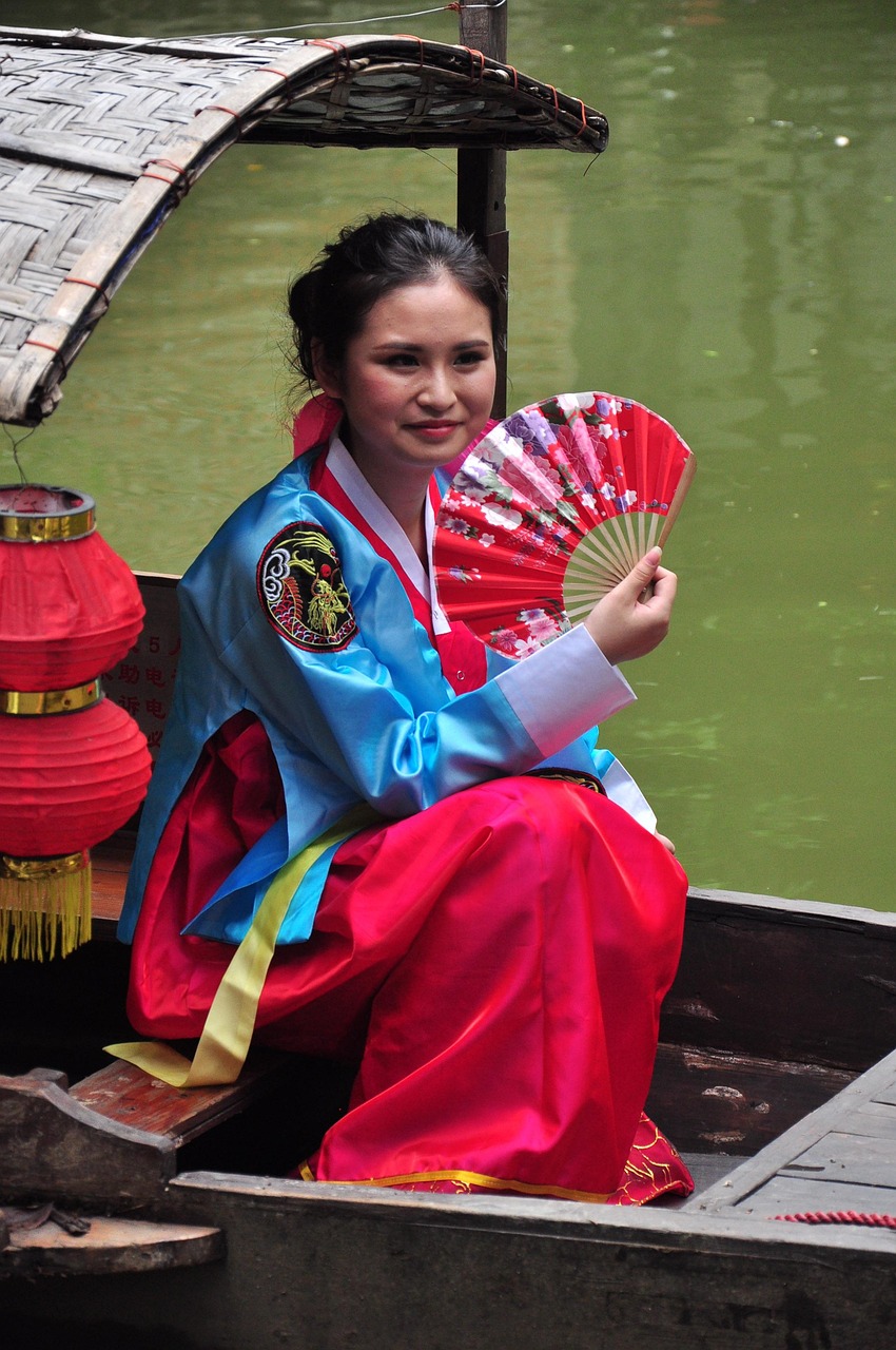 Chinese Soccer Star Qi Fan Fans Cheer