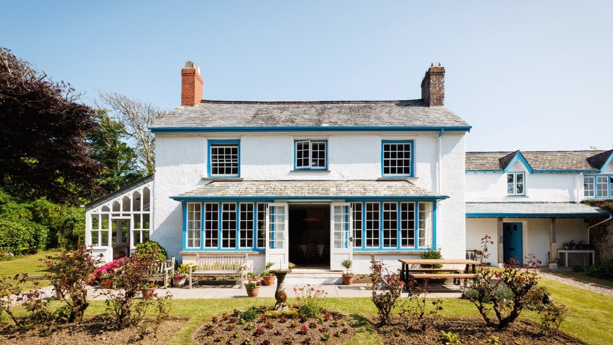 Twelve essential questions to ask before buying - buying home