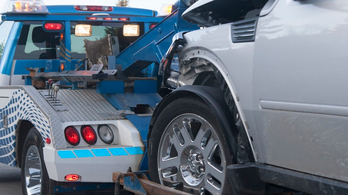 Ontario Man Charged $1,130 for Long‑Gone Car - old car towing charge