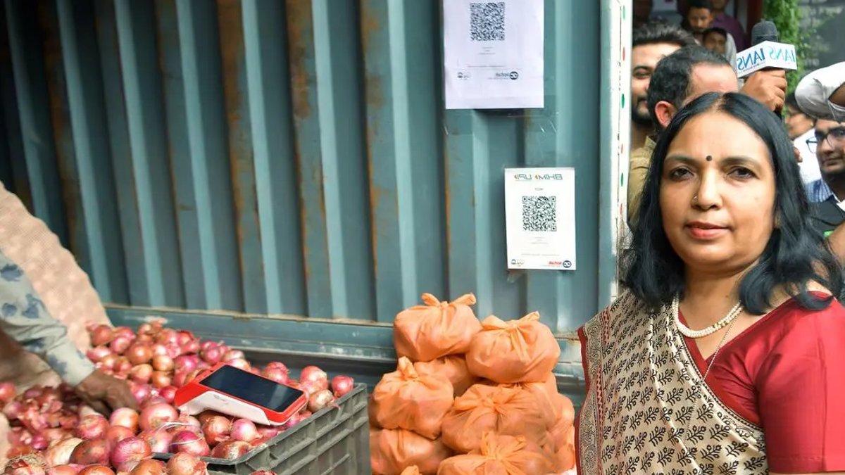 Consumer Affairs Secretary says onion buffer stock good Consumer Affairs Secretary says onion buffer stock good - onion buffer stock
