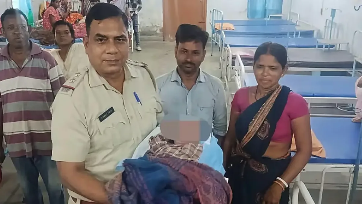 সালানপুরে দুর্গা মন্দিরের পিছন থেকে উদ্ধার অজ্ঞাতপরিচয় নবজাতক