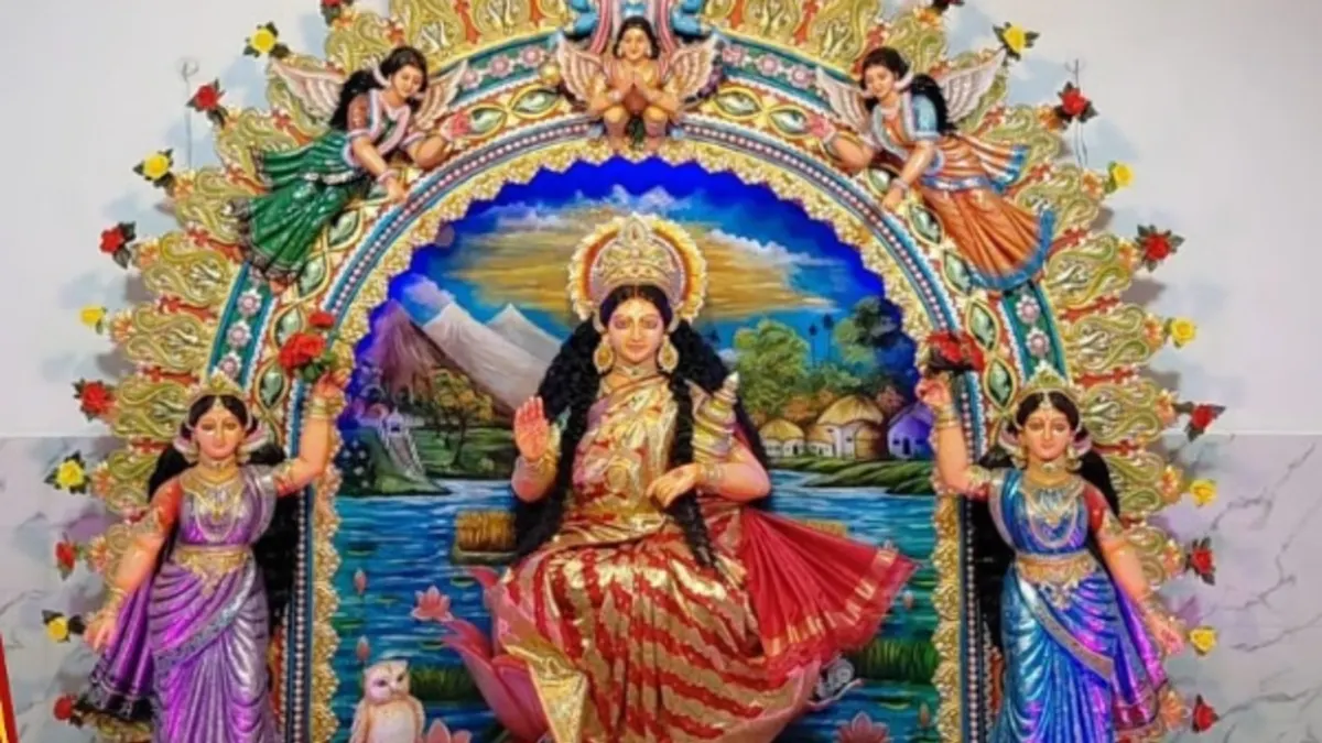 छूताछुत के विरोध में बांकुड़ा के नटुनाचट्टी रुइदास पाड़ा में कोजागरी लक्ष्मी पूजा  