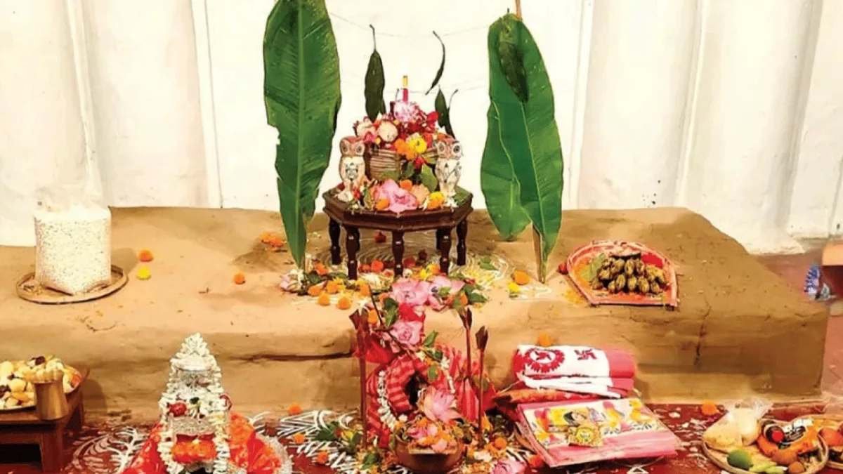 কৃষ্ণনগরের রায়বাড়িতে বছরে চারবার হয় লক্ষ্মী পুজো