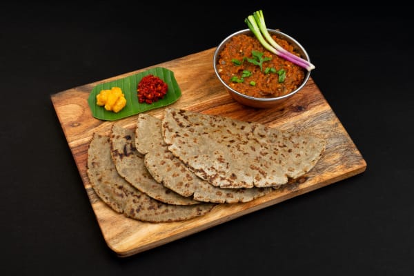 Baingan Bharta with Bajre ka Rotla