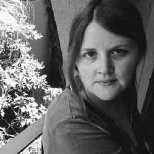 Liz Simmons headshot