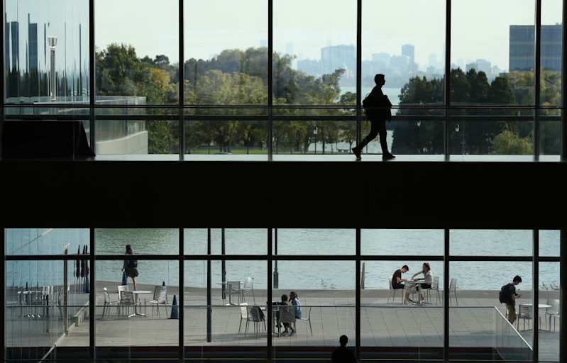 Students at Northwestern University's Kellogg School of Management