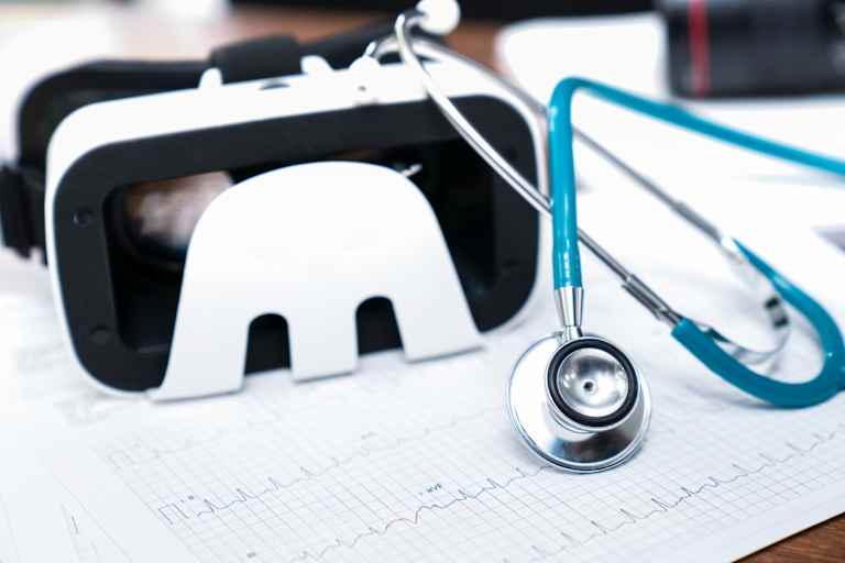 VR technology with medical disciplines and leapfrogging trend.