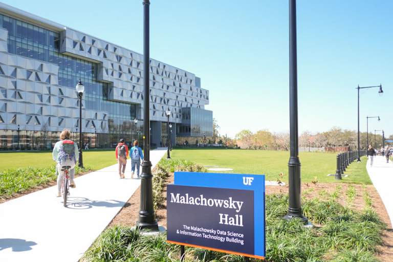 Recent College Graduates Worried About AI, Want More Instruction: Report
