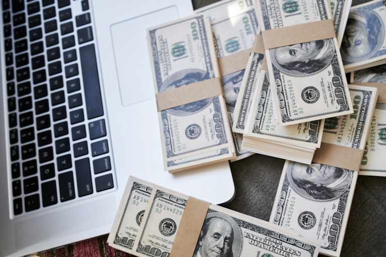 Why Do Universities Outsource Online Learning?