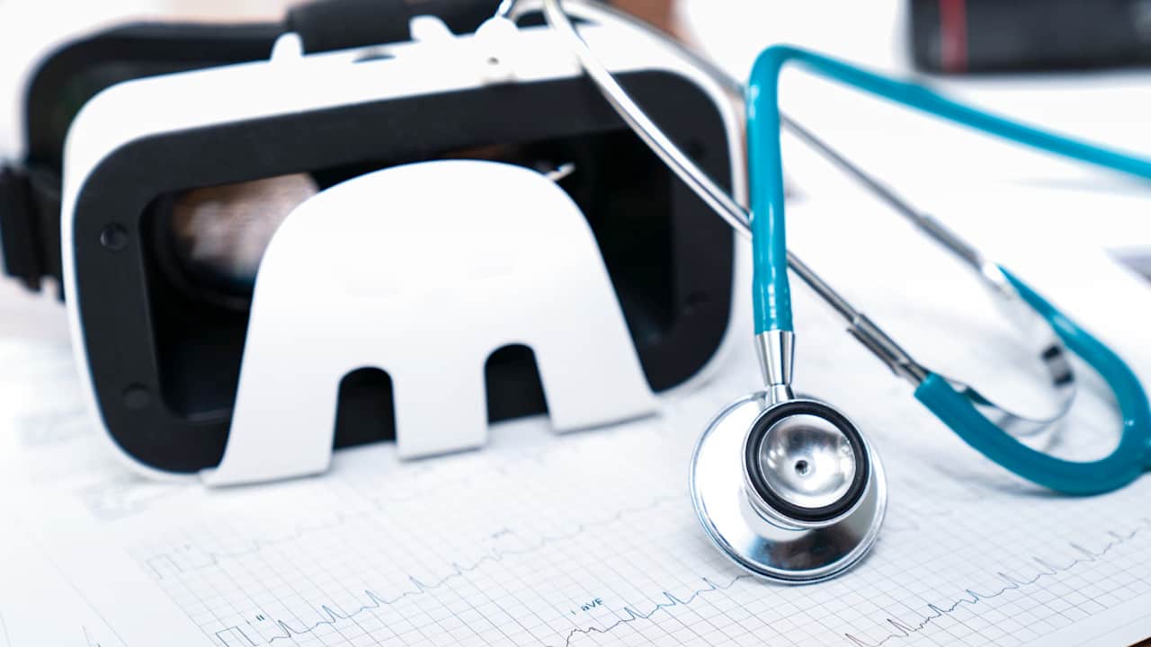 VR technology with medical disciplines and leapfrogging trend.