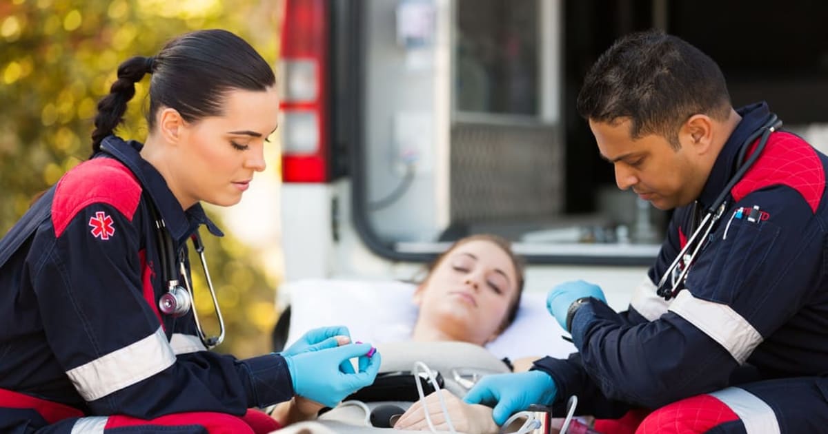 Best Online Paramedic Associate Degree Programs | BestColleges