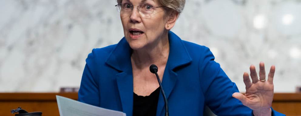 UNITED STATES - JUNE 21: Sen. Elizabeth Warren, D-Mass., questions Federal Reserve Chairman Jerome Powell during the Senate Banking, Housing, and Urban Affairs Committee hearing titled The Semiannual Monetary Policy Report to Congress, in Hart Building on Wednesday, June 22, 2022.