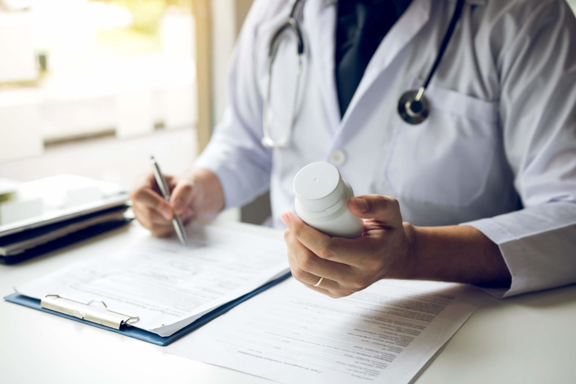 Can Nurse Practitioners Prescribe Medication?