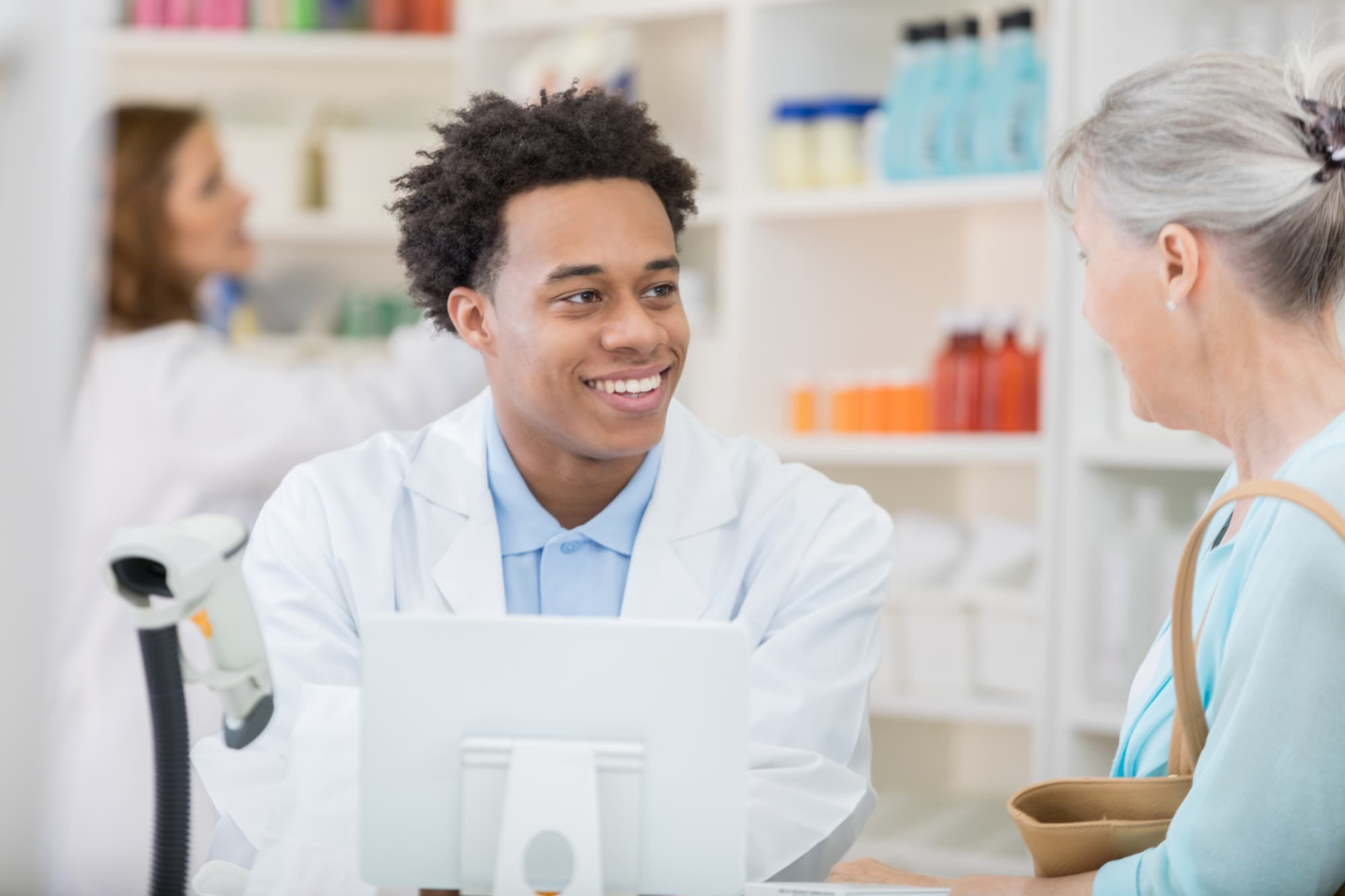Pharmacy Technician vs. Pharmacist: What’s the Difference?