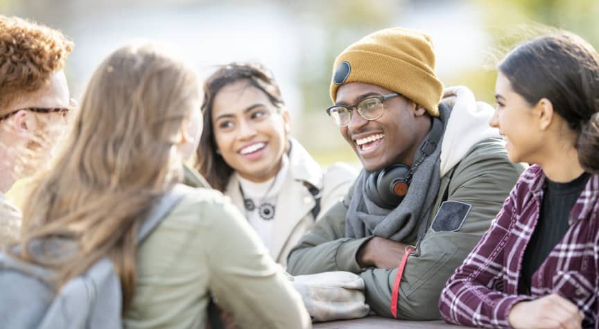 How to Make Friends in College