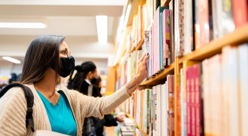 How to Save Money on College Textbooks