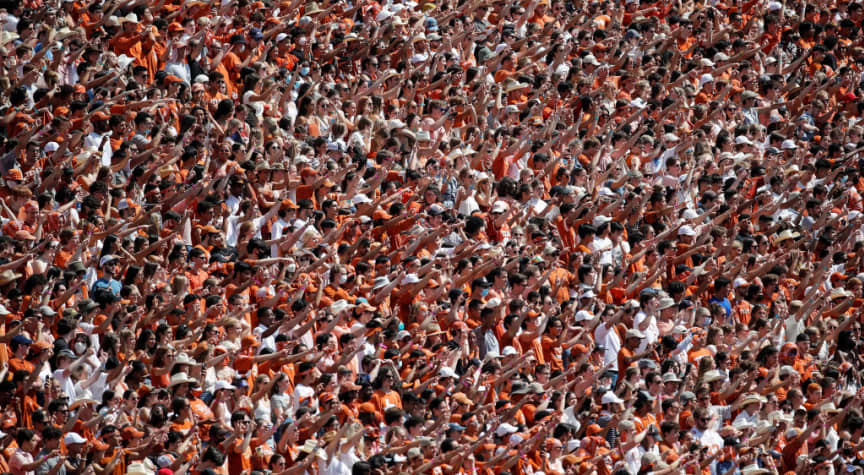 College Football Kicks Off With Patchwork of COVID-19 Protocols