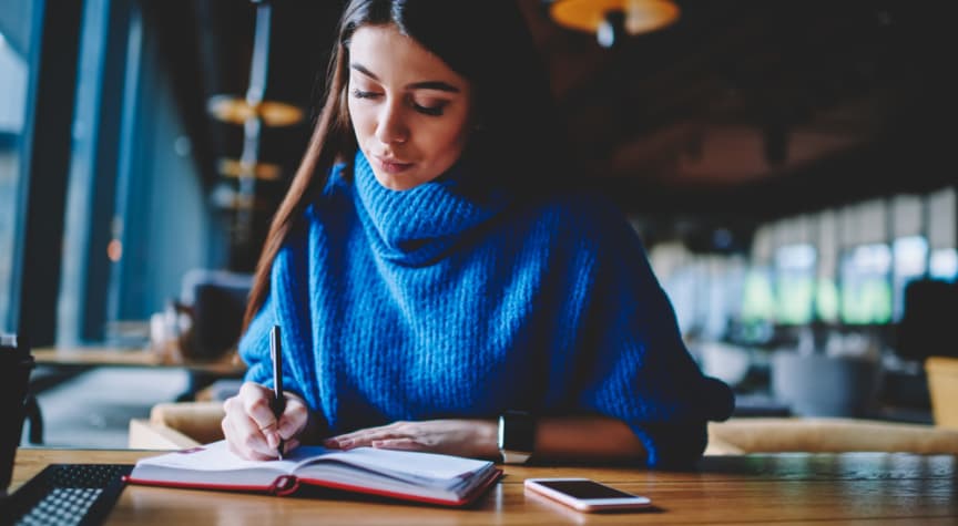 Should I Go to College Online or On Campus?” Here”s How to Decide