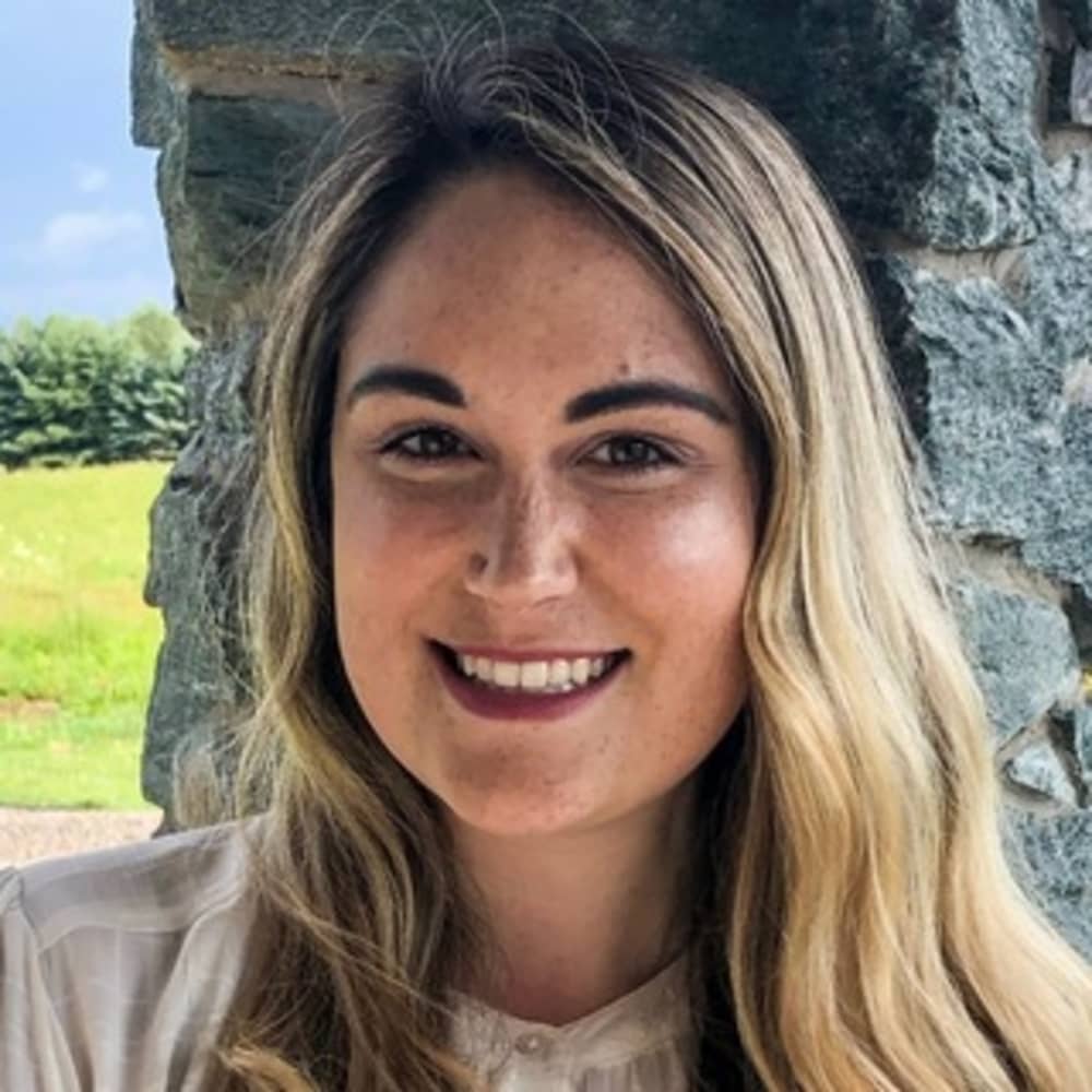 Expert Headshot - Alicia Murray, licensed mental health counselor