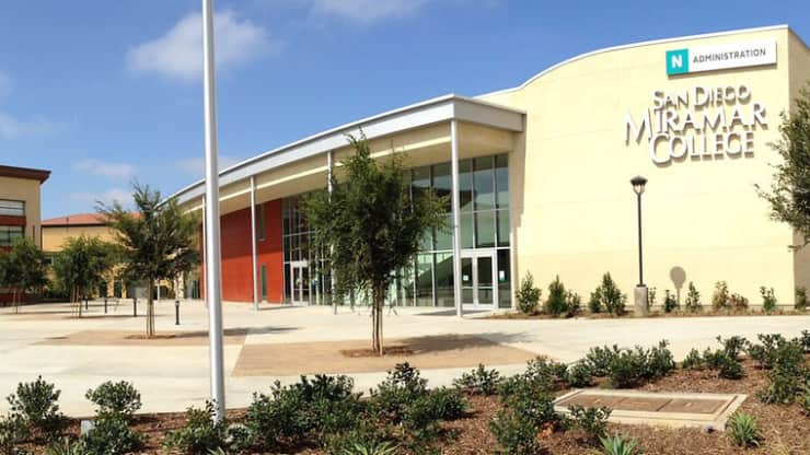 image of San Diego Miramar College administration building
