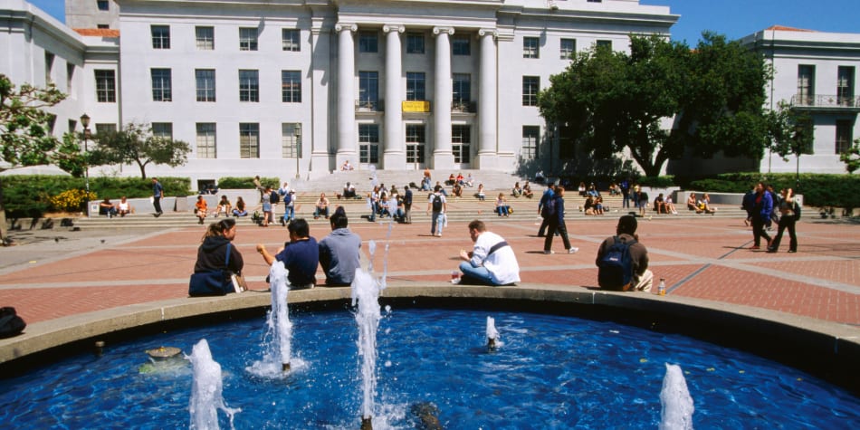 Discover the top 30 colleges with rolling admissions and learn about the benefits of this system and how it differs from standard admissions and early action.