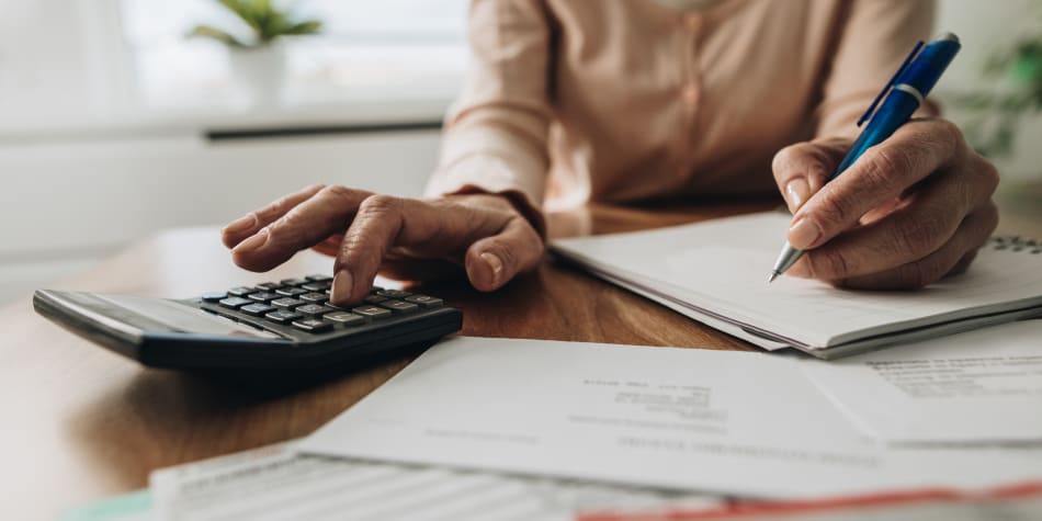 Check out these 10 personal finance books for college students. Learn how to take control of your future, pay off debt, and achieve financial independence.