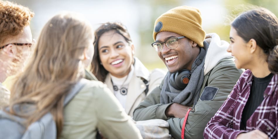 Many students find making friends in college challenging. Fortunately, there are plenty of ways you can put yourself out there and meet new people.