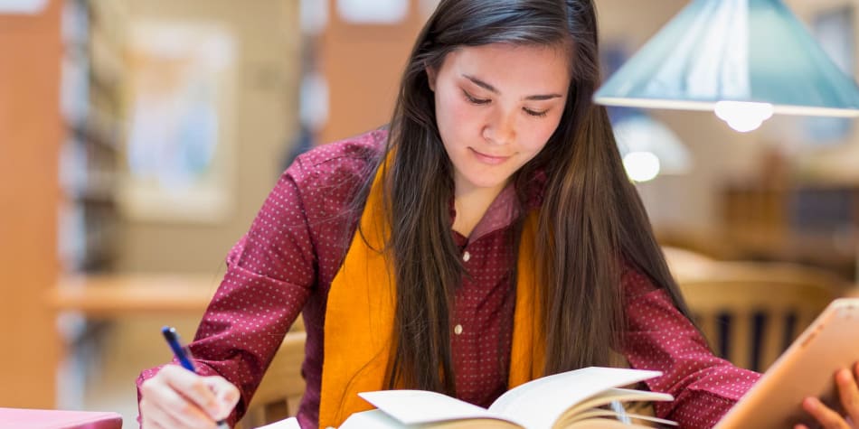 College students can find ways to increase their productivity and enhance their decision-making skills while reducing stress with these six essential tips.