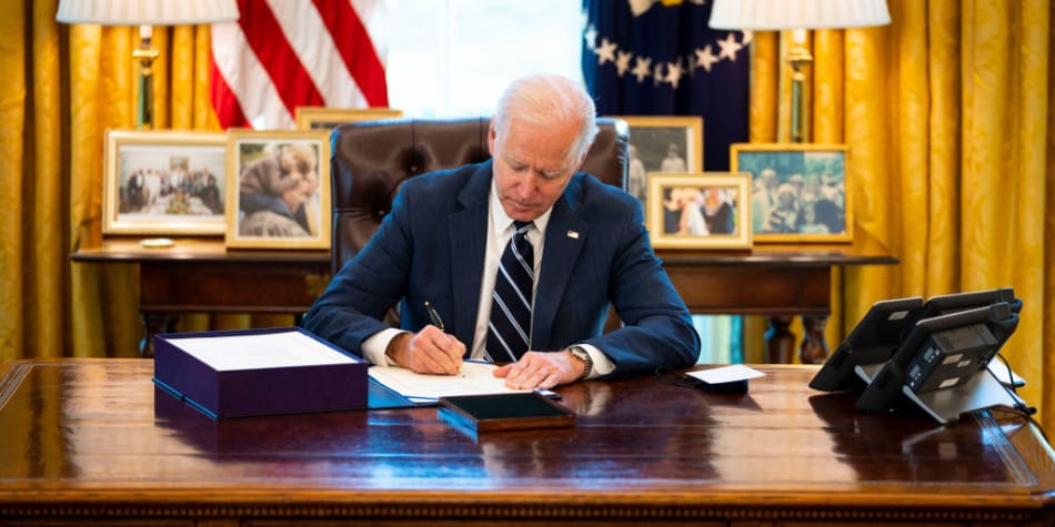 Earlier COVID-19 emergency grants excluded undocumented and international college students. Now all students may be eligible for grants and other support.