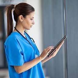 https://res.cloudinary.com/highereducation/image/upload/f_auto,fl_lossy,q_auto/v1/NursePractitionerSchools.com/2017/02/nurse-interacting-with-ipad-256x256.jpg