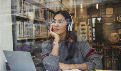 Card Thumbnail - The Best Podcasts for College Students