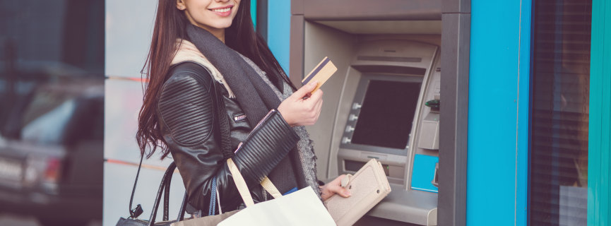 10 Fee-Free Checking Accounts That Are Perfect for College Life (and Beyond)
