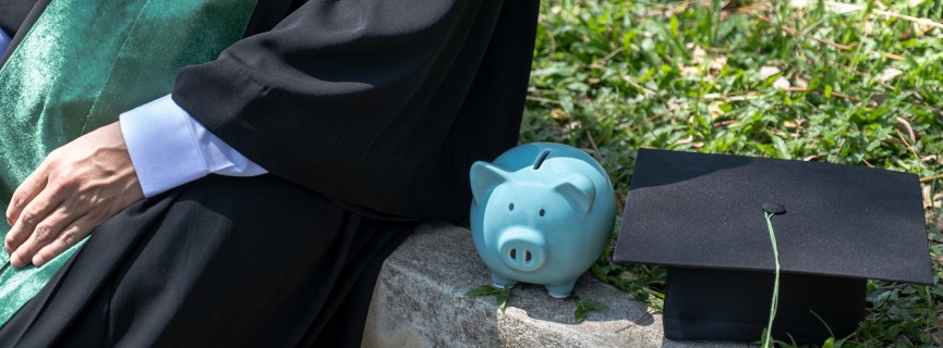 8 Smart Moves That Will Help You Save Money in College