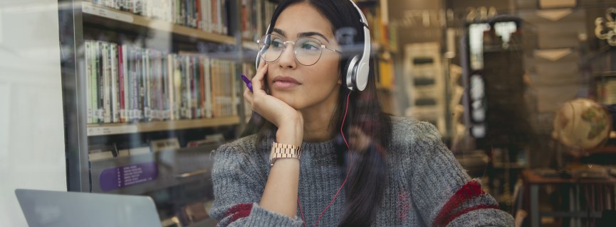The Best Podcasts for College Students