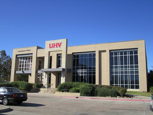 University of Houston Victoria Online Finance Degree Programs